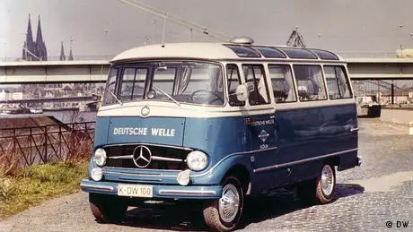 Ü-Wagen der Deutschen Welle in Köln